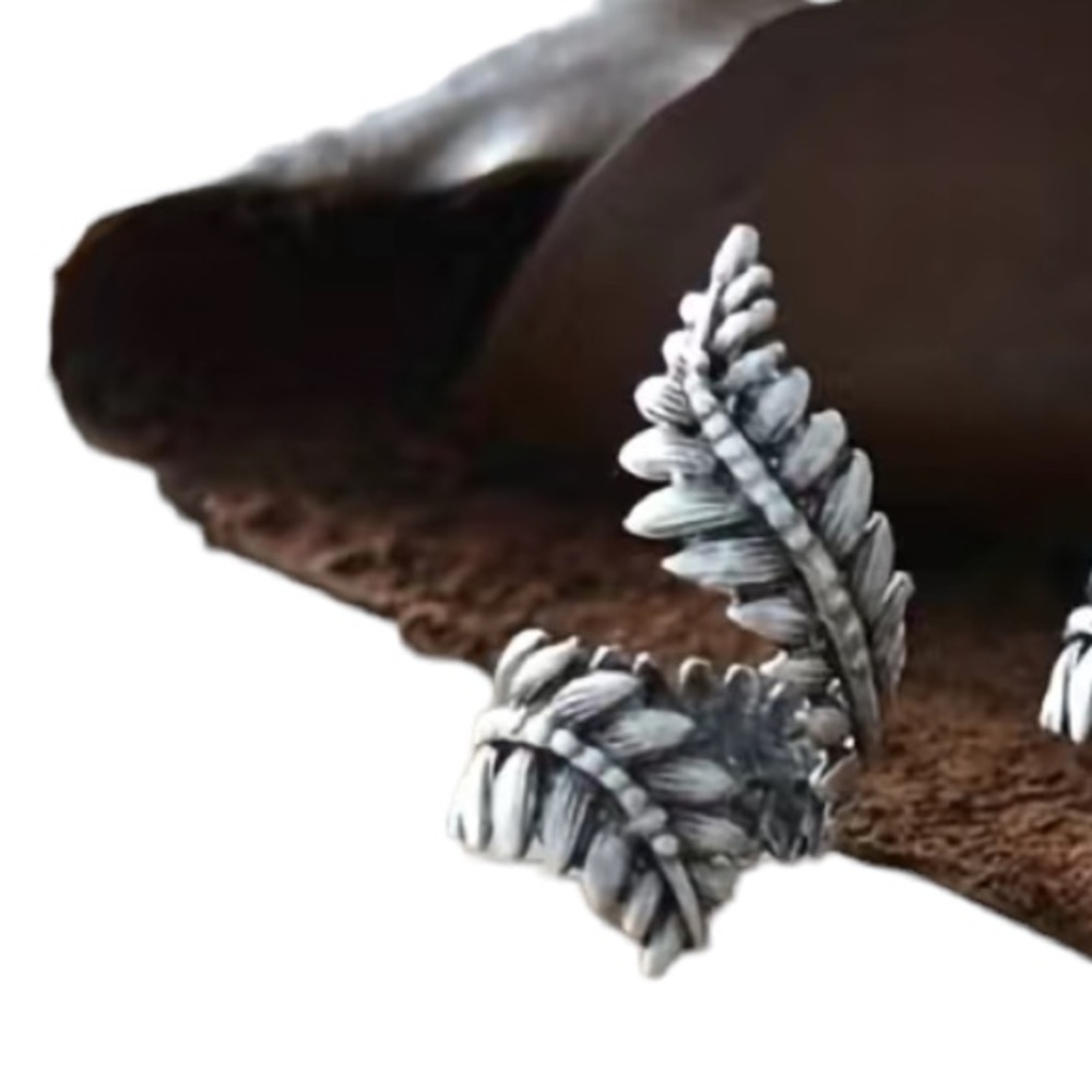 Boho Style Silver Leaf Design Wrap Ring - image 4